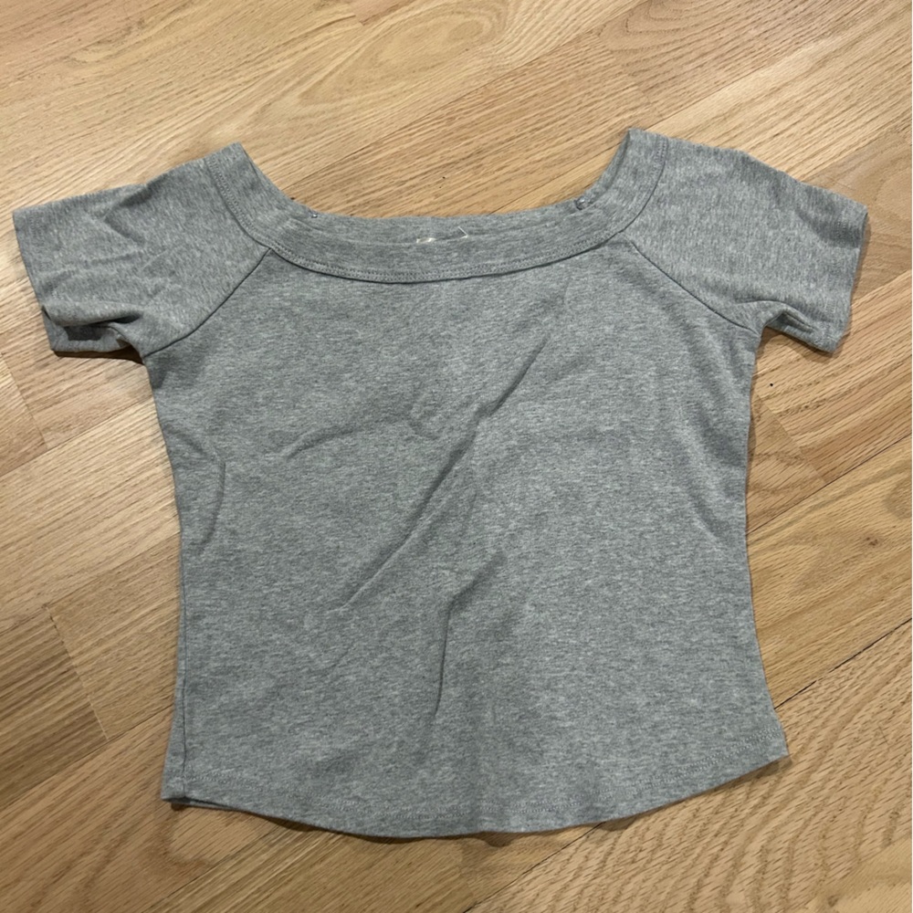 EUC Gray Off-Shoulder Cropped Top From Bozzolo, Size S